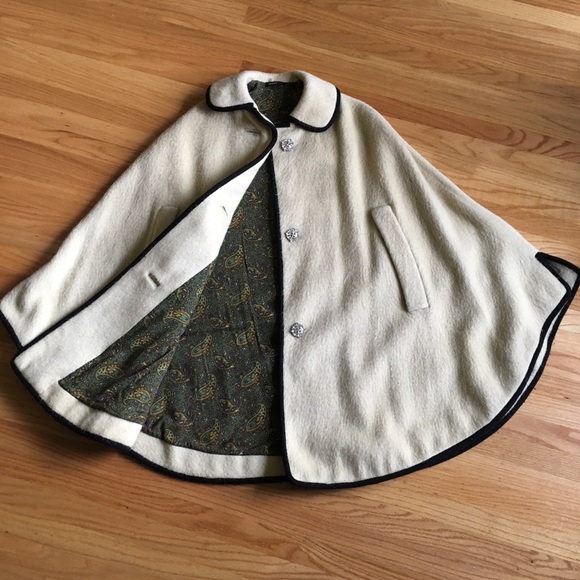 Vintage Jackets & Blazers - Stunning vintage wool paisley lined cape